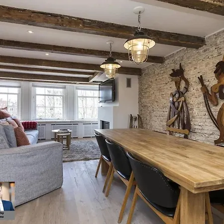 Rare And Very Spacious 3 Bedrooms Apartment In The Jordaan The Home Is Perfect For A Family Or Those Who Need A Little Bit More Room