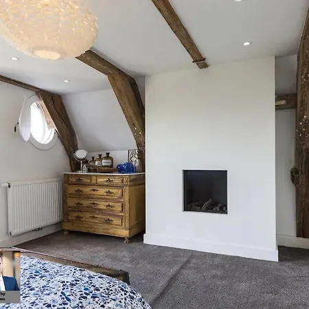 Rare And Very Spacious 3 Bedrooms Apartment In The Jordaan The Home Is Perfect For A Family Or Those Who Need A Little Bit More Room Apartmán